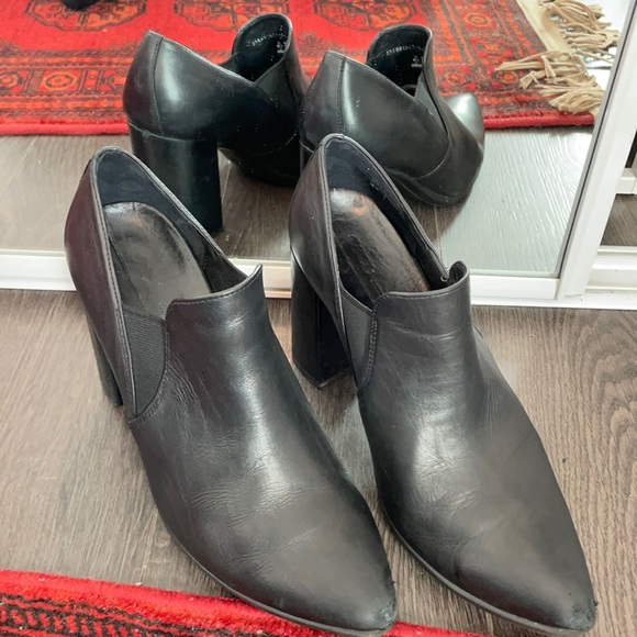 Beautiful Ecco heels - Picture 1 of 8